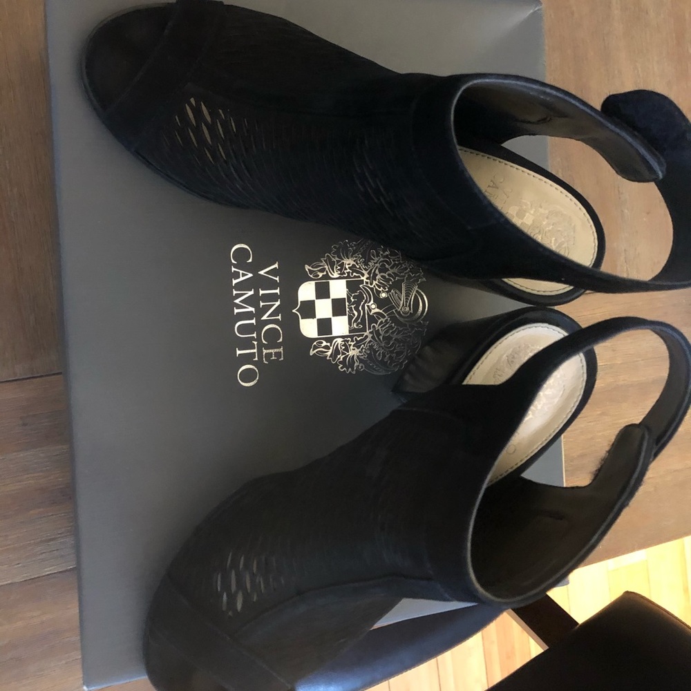 Vince Camuto size 9 Black block heels